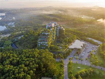 Đầu tư xanh trong ngành khách sạn và bất động sản Việt Nam: Từ tư duy chiến lược đến giá trị dài hạn