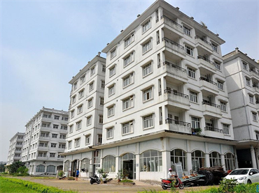 Hà Nội nên tạm dừng việc xây các khu tái định cư